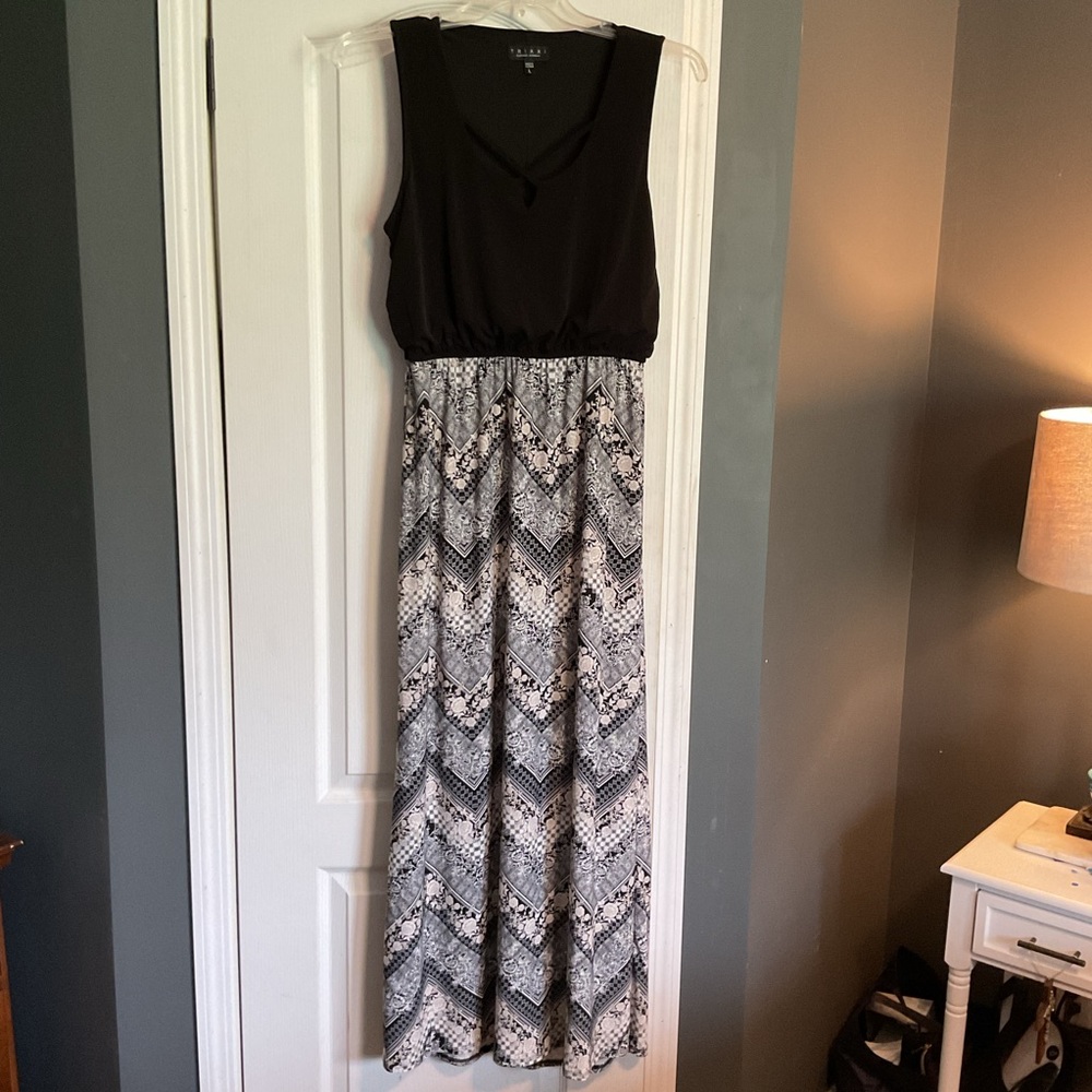 Trixxi Sleeveless V-Neck Women Sz L Black & White Chevron Pattern Casual Party
